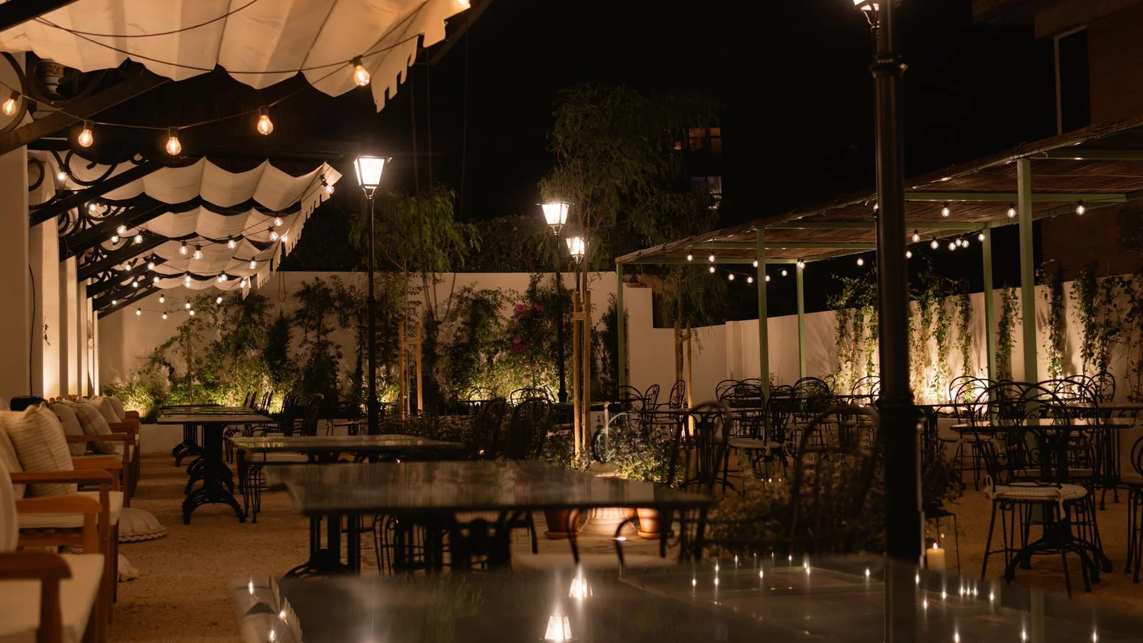 Adéntrate en. Terraza Le Jardin des fleurs